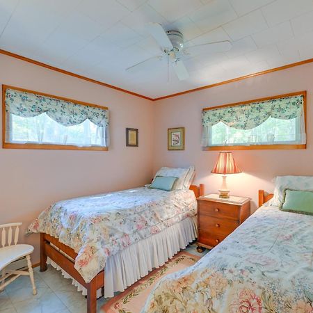 Home In Long Island Wine Country - Walk To Beach! Cutchogue Ngoại thất bức ảnh