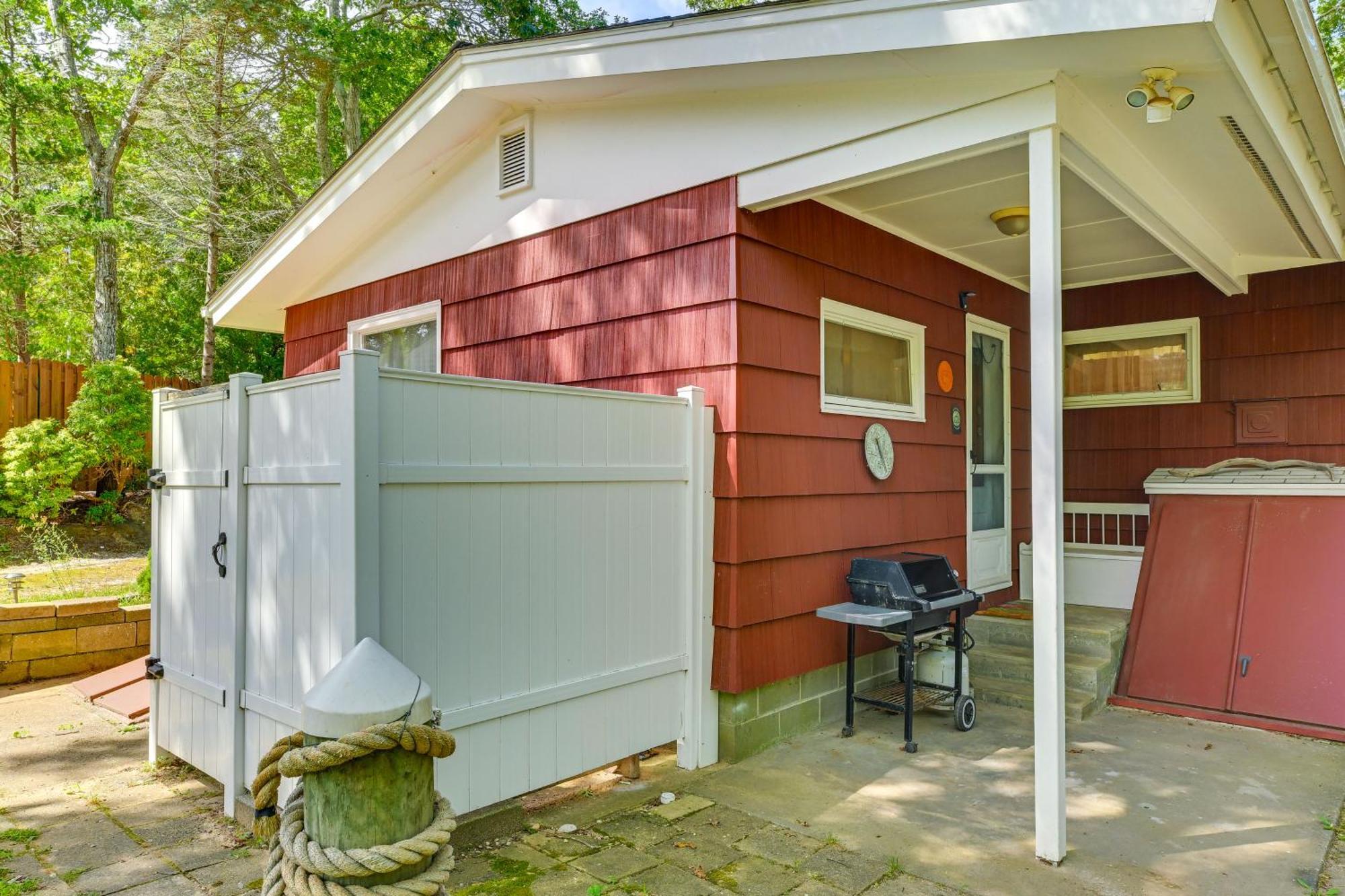 Home In Long Island Wine Country - Walk To Beach! Cutchogue Ngoại thất bức ảnh