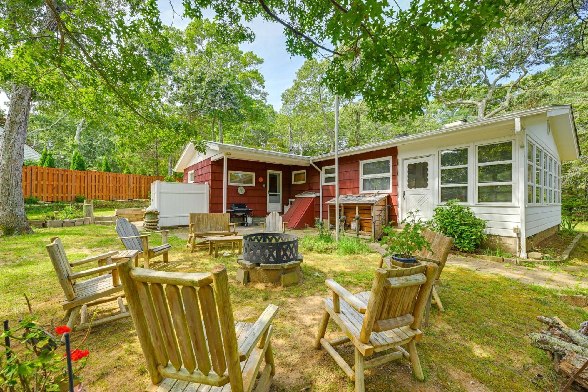 Home In Long Island Wine Country - Walk To Beach! Cutchogue Ngoại thất bức ảnh
